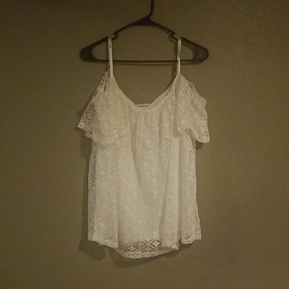 White lace cold shoulder shirt